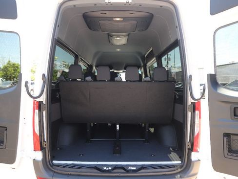 Used 2024 Mercedes-Benz Sprinter 2500 image 36