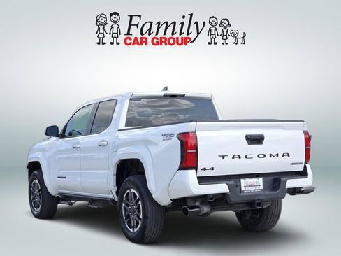 Used 2025 Toyota Tacoma TRD Sport image 3