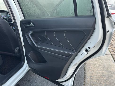 Used 2023 Volkswagen Tiguan SE FWD image 13