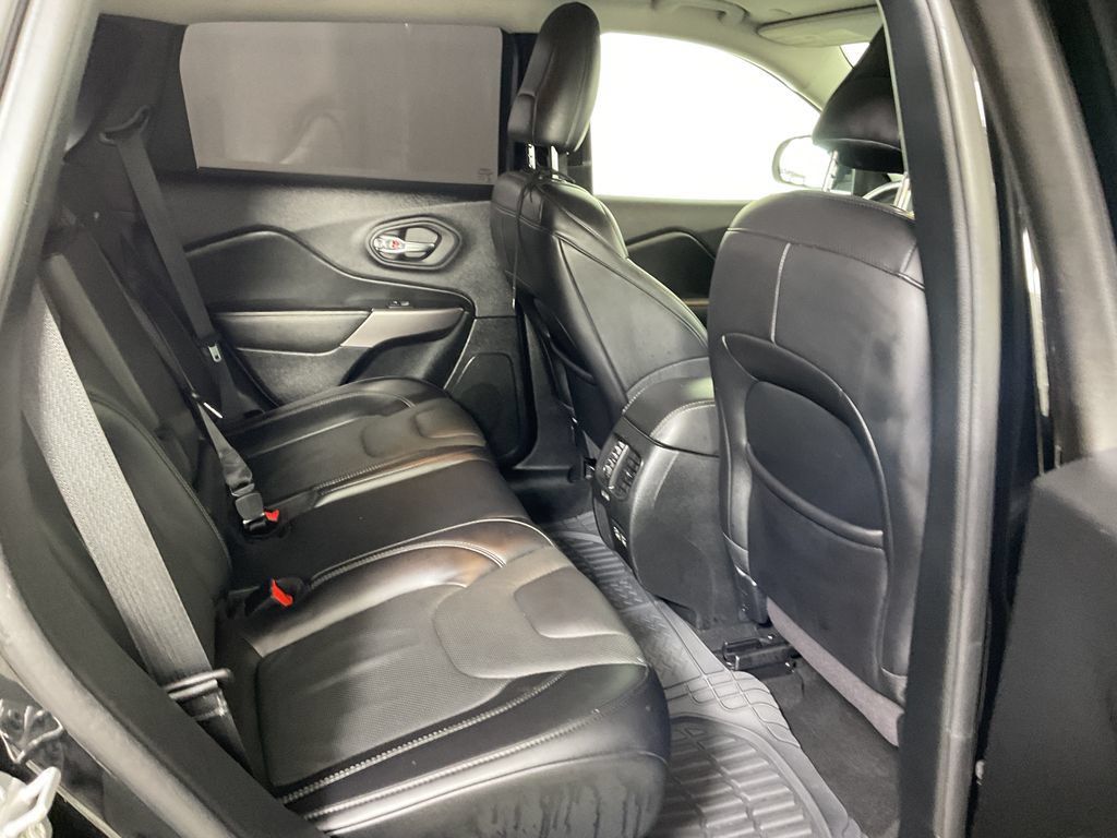 Used 2021 Jeep Cherokee Latitude Lux AWD/4WD image 22