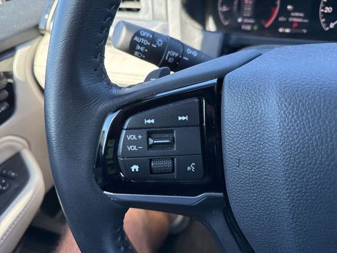 Used 2025 Honda Odyssey Touring image 23