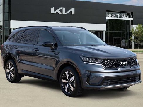 Certified 2022 Kia Sorento S image 8