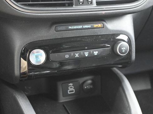 New 2024 Ford Escape SE image 18