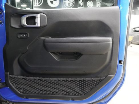Used 2024 Jeep Wrangler Unlimited AWD/4WD image 26