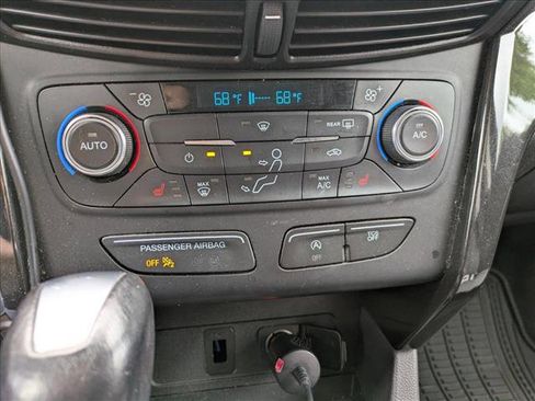 Used 2017 Ford Escape SE w/ SE Sport Appearance Package FWD image 13
