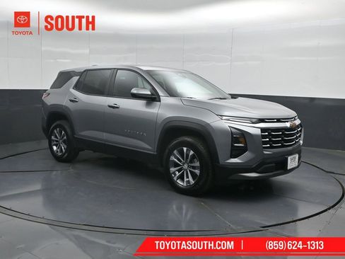 Used 2025 Chevrolet Equinox LT AWD/4WD image 4