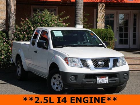 Used 2017 Nissan Frontier S image 2