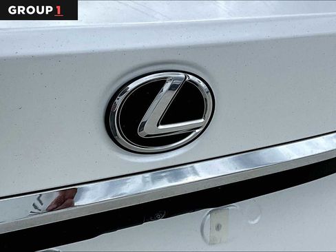 Used 2024 Lexus ES 350 w/ Luxury Package image 7