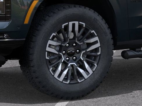 New 2026 Chevrolet Suburban Z71 AWD/4WD image 9