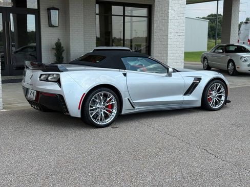 Used 2015 Chevrolet Corvette Z06 w/ 3LZ Preferred Equipment Group RWD image 5