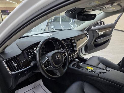 Used 2017 Volvo S90 T5 Momentum w/ Vision Package FWD image 19