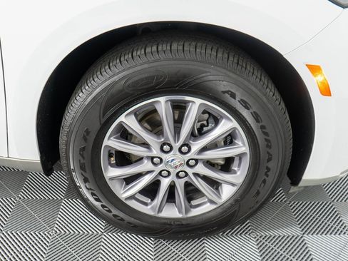 Used 2024 Buick Enclave Premium image 33