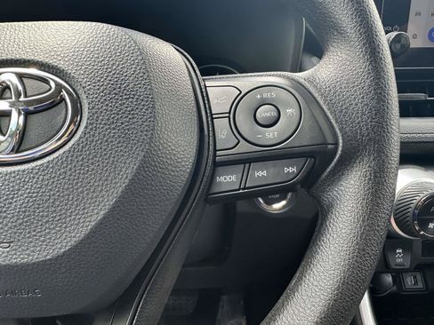 Used 2025 Toyota RAV4 XLE FWD image 13