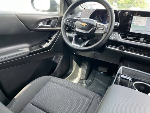 Used 2025 Chevrolet Equinox LT FWD image 39