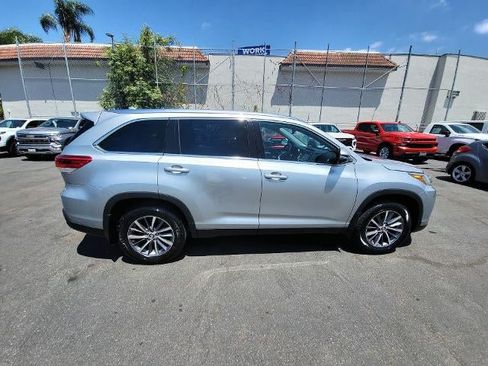 Used 2019 Toyota Highlander XLE FWD image 9