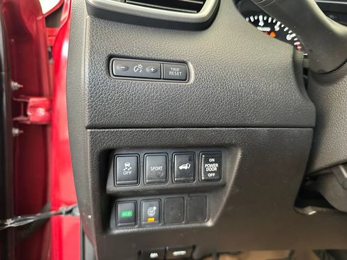 Used 2016 Nissan Rogue SV w/ SV Premium Package FWD image 19