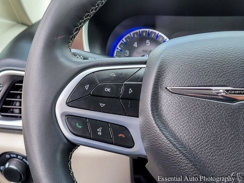 Used 2023 Chrysler Voyager LX FWD image 16