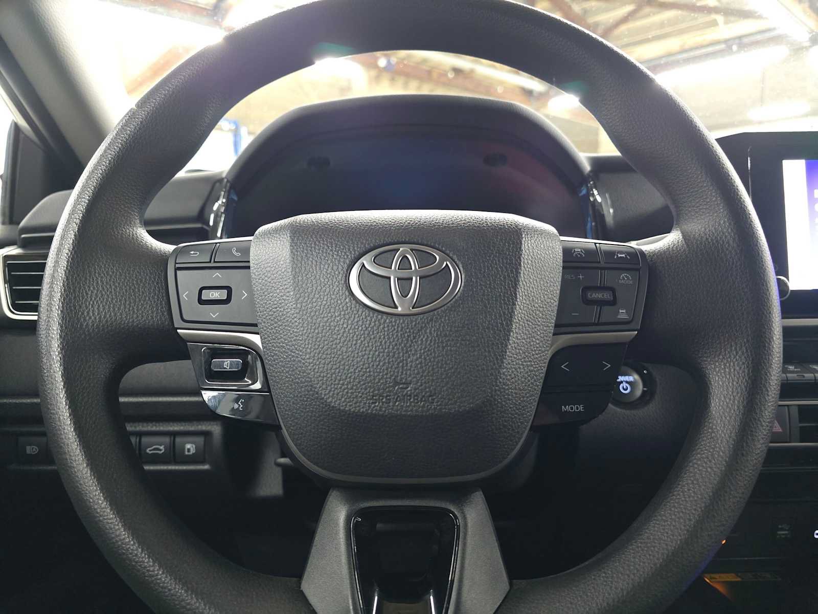 Used 2025 Toyota Camry LE FWD image 25