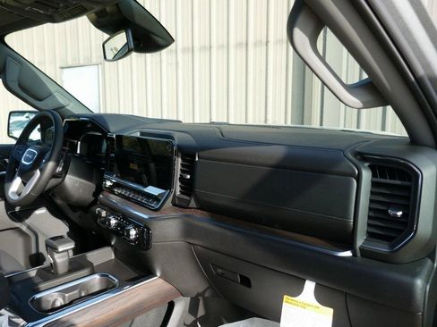 New 2026 GMC Sierra 1500 SLT w/ SLT Premium Plus Package image 10