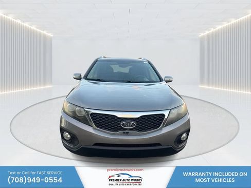Used 2011 Kia Sorento 2WD w/ Convenience Pkg image 2