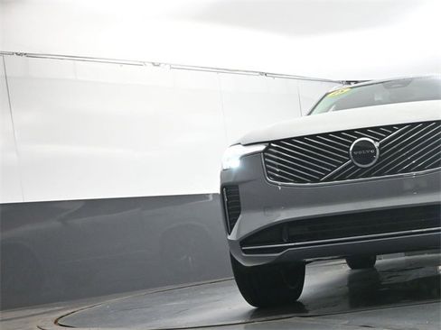 Used 2025 Volvo XC90 B6 Core w/ Protection Package image 34