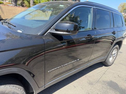 Used 2023 Jeep Grand Cherokee L Laredo RWD image 8
