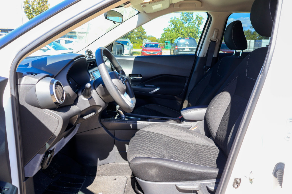 Used 2022 Nissan Kicks SV FWD image 7