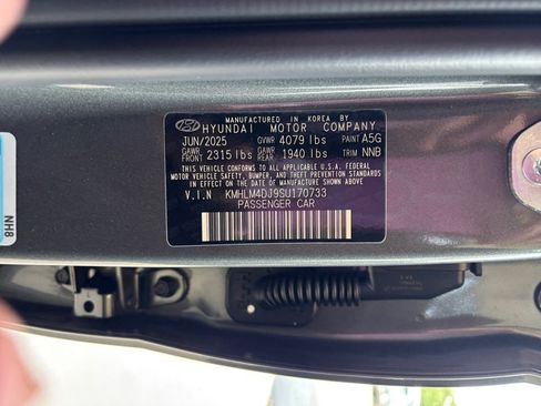 Certified 2025 Hyundai Elantra SEL FWD image 35