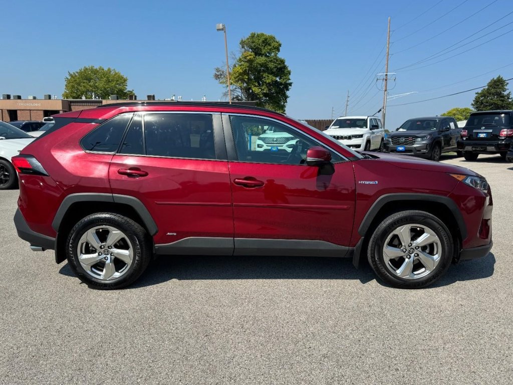 Used 2021 Toyota RAV4 XLE Premium AWD/4WD image 2