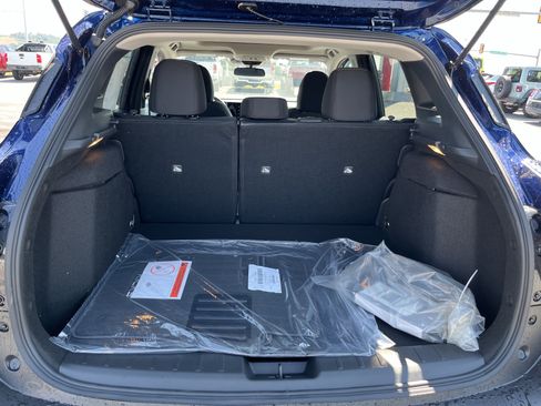 New 2026 Nissan Kicks SV w/ SV Premium Package AWD/4WD image 7