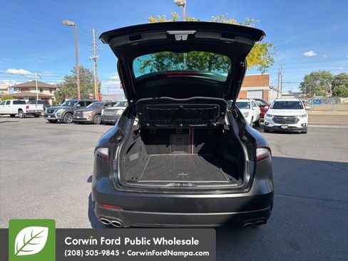 Used 2017 Maserati Levante S AWD/4WD image 26