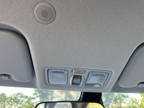 New 2025 Hyundai Venue SEL image 20