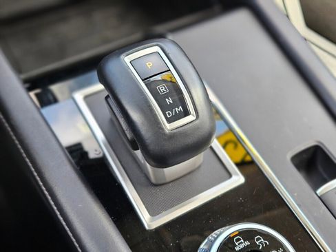 Used 2023 Mitsubishi Outlander SE image 25