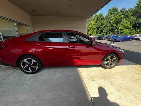 Used 2023 Hyundai Elantra SEL w/ Convenience Package FWD image 7