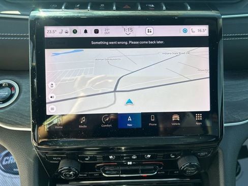 Used 2024 Jeep Grand Cherokee L Limited w/ Luxury Tech Group II image 25