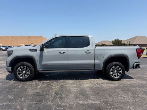 Used 2024 GMC Sierra 1500 AT4 w/ Technology Package AWD/4WD image 5