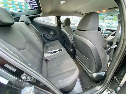 Used 2016 Hyundai Veloster FWD image 10