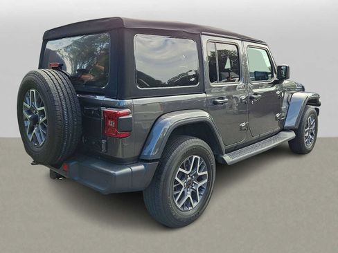 Used 2024 Jeep Wrangler Unlimited Sahara w/ Technology Group AWD/4WD image 31