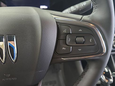 Used 2025 Buick Envista Sport Touring FWD image 17