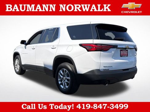 Used 2022 Chevrolet Traverse LS FWD image 5