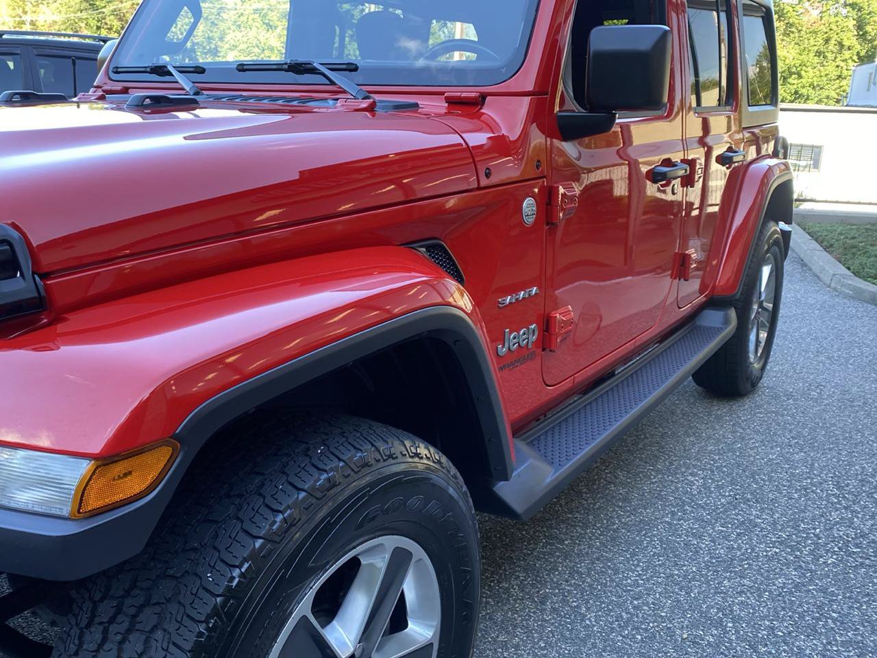 Used 2020 Jeep Wrangler Unlimited Sahara AWD/4WD image 28