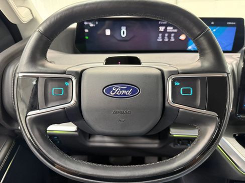 Used 2025 Ford Expedition Max Platinum AWD/4WD image 22