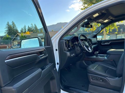 Used 2024 GMC Sierra 1500 SLT w/ SLT Premium Plus Package image 22