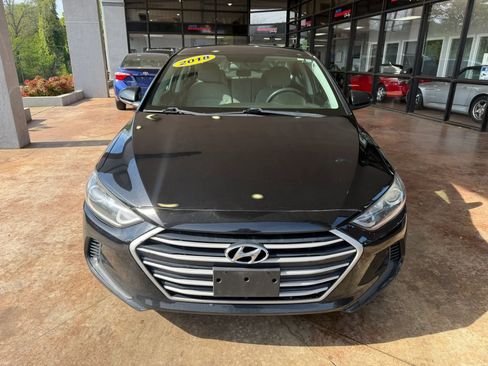 Used 2018 Hyundai Elantra SEL image 2