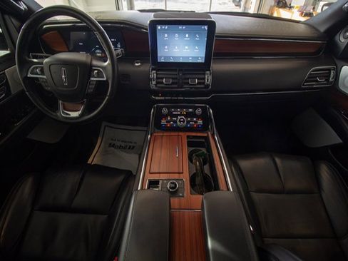 Used 2018 Lincoln Navigator Reserve w/ Technology Package image 13