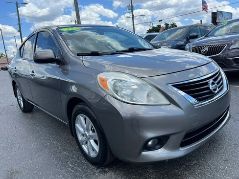 Used 2012 Nissan Versa w/ SL Tech Pkg FWD image 4