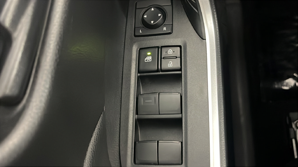 Used 2022 Toyota RAV4 LE AWD/4WD image 25