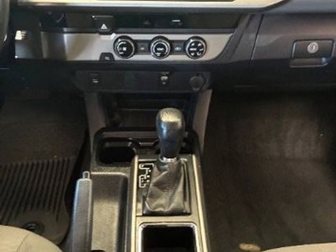 Used 2016 Toyota Tacoma SR5 w/ SR5 Appearance Package (SN) image 15