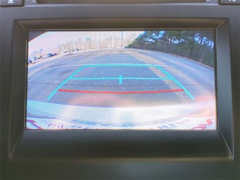 Used 2017 Toyota Camry SE image 19