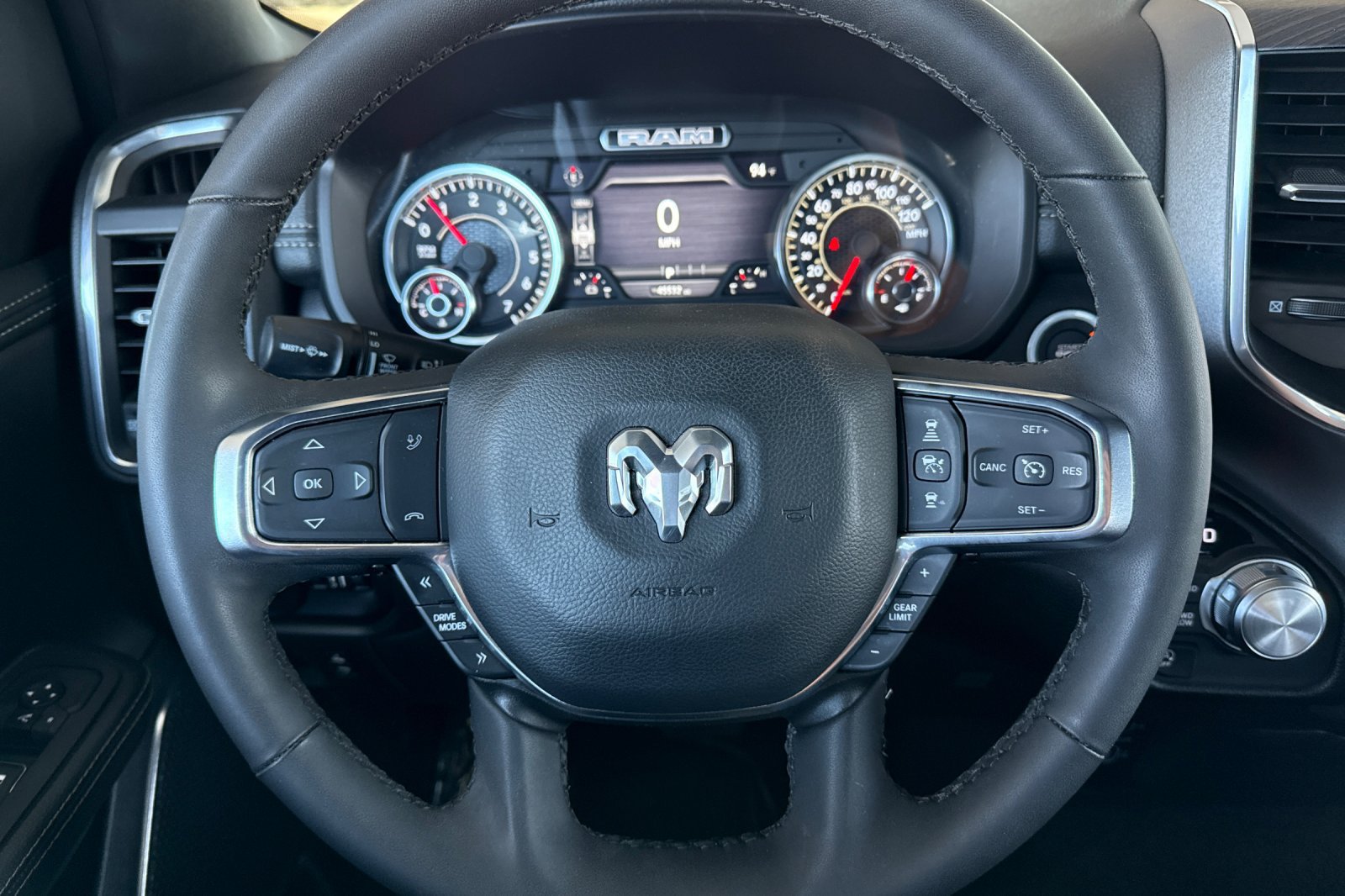Used 2025 RAM 1500 Laramie AWD/4WD image 30